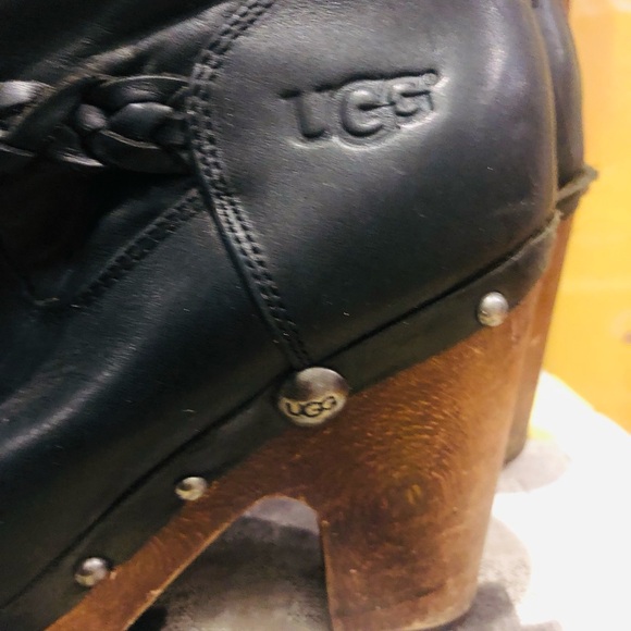 Black Ugg Leather and Shearling Boots
Women’s 8
Braided Detail - Picture 12 of 12